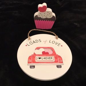 Brand new set of Valentines decor